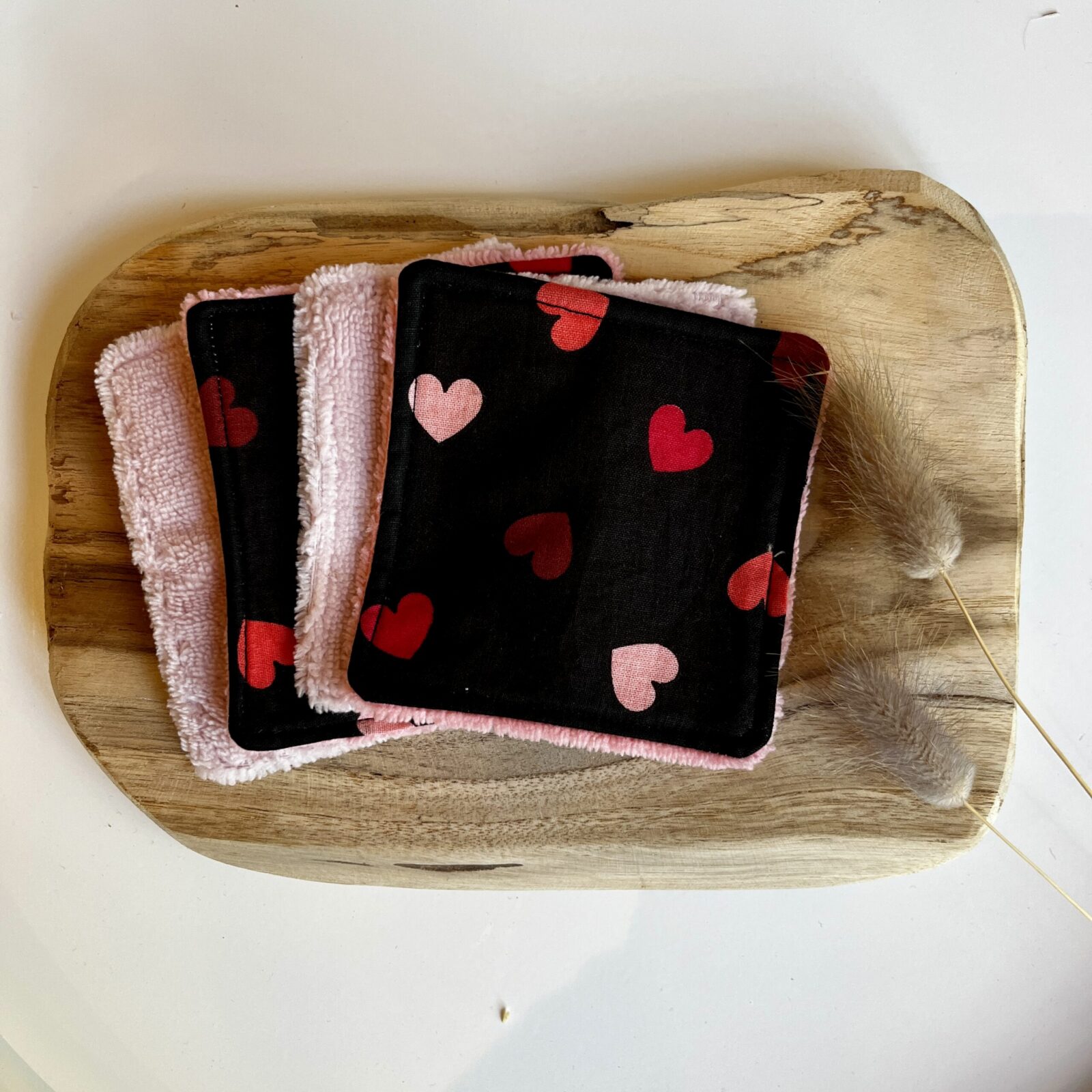 cotons lavables en tissus coton et bambou motifs coeur