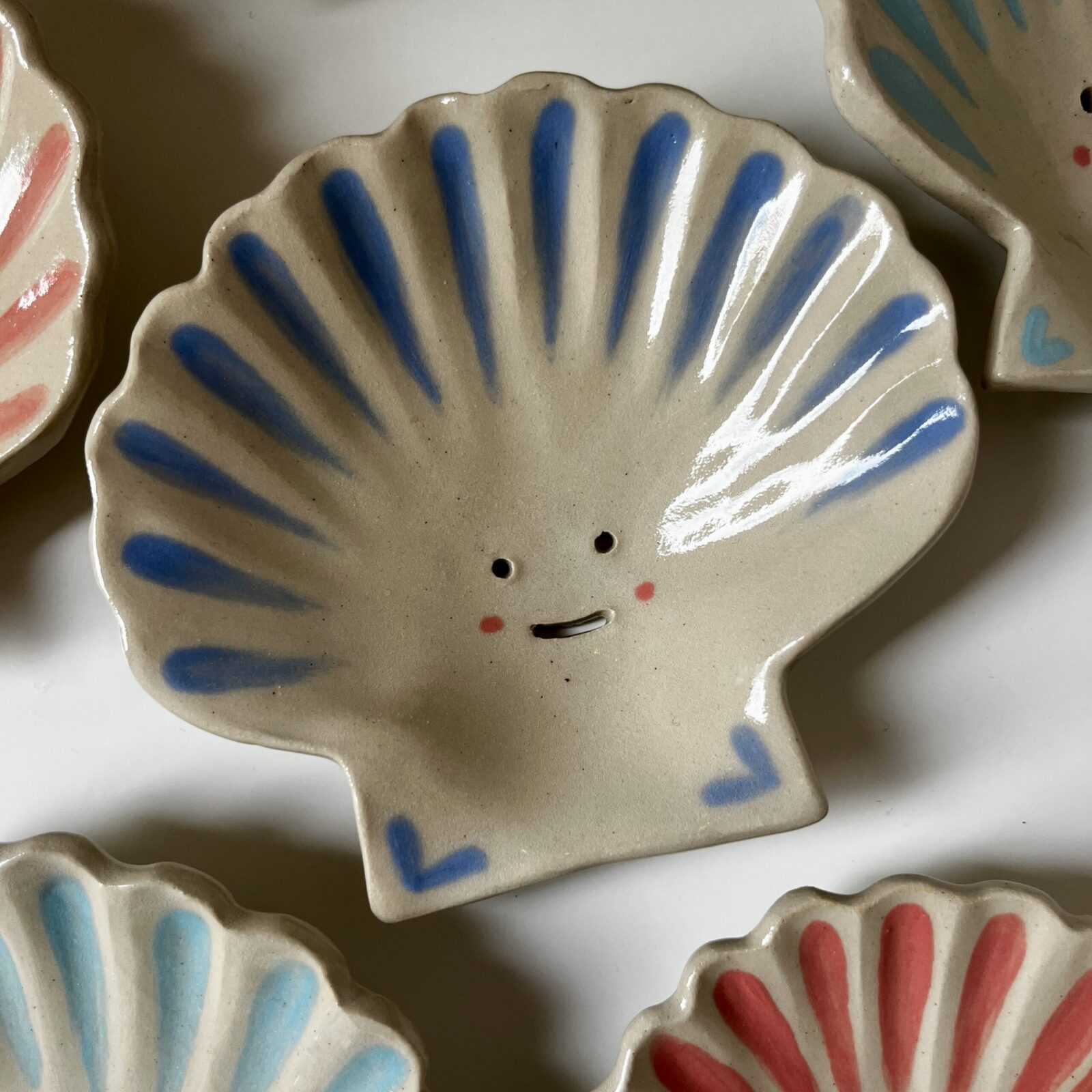 porte savon céramique bleu forme de coquillage