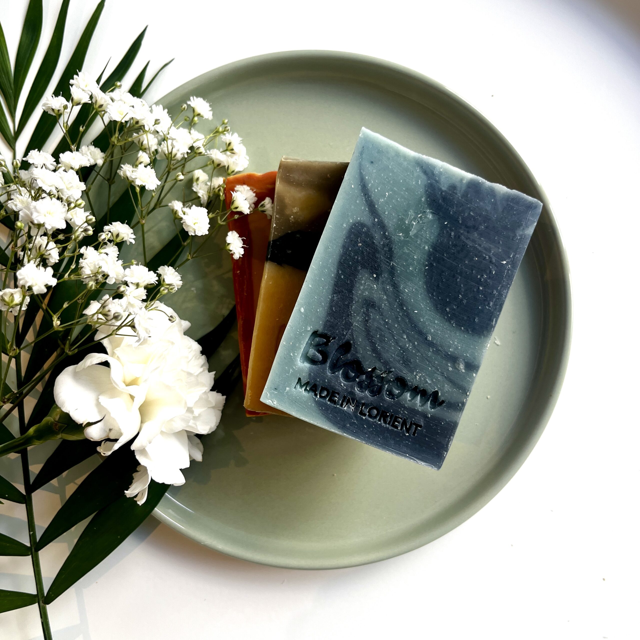 Savons artisanaux parfumés aux huiles essentielles