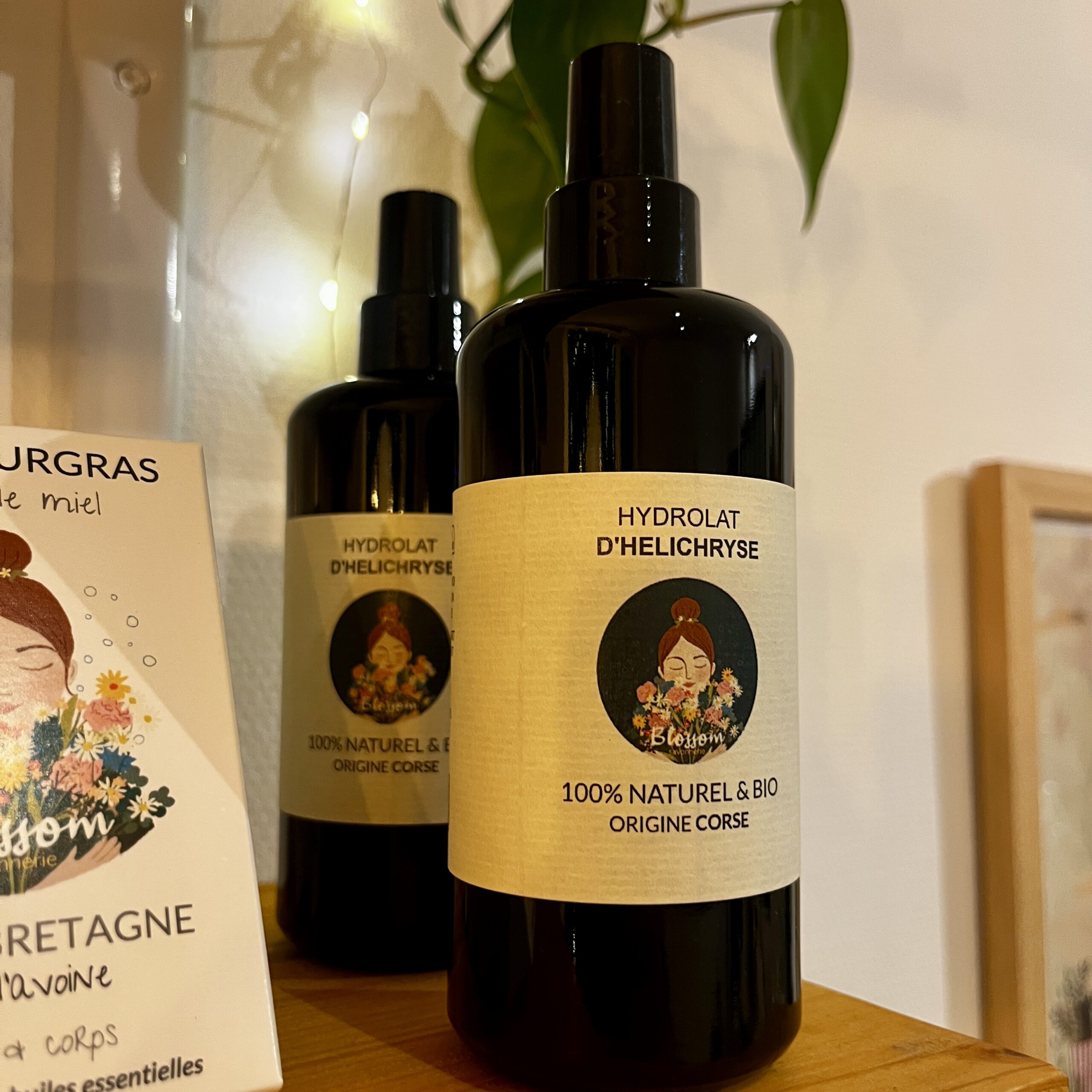 hydrolat bio ou eau florale naturelle origine Bretagne et Corse