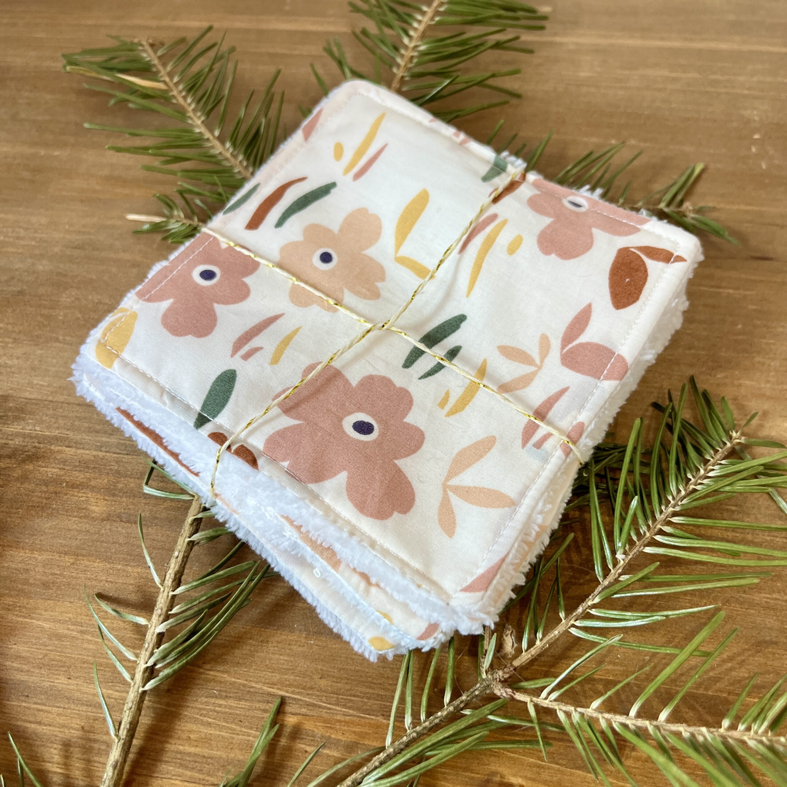 cotons lavables motif fleurs pour la toilette du visage