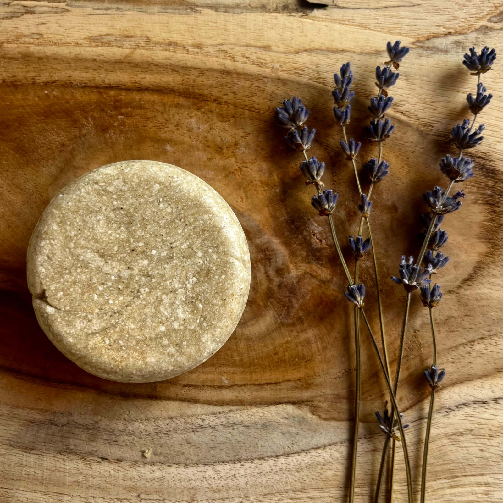 Shampoing solide naturel artisanal pour cheveux normaux
