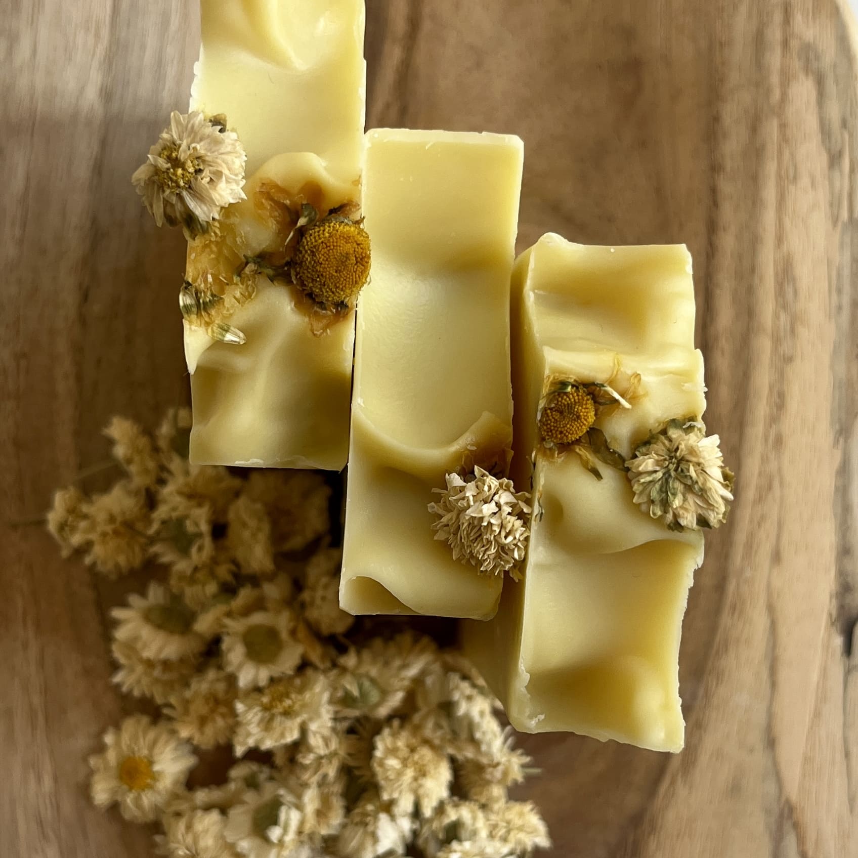 savon bio artisanal à la camomille fabriqué en Bretagne