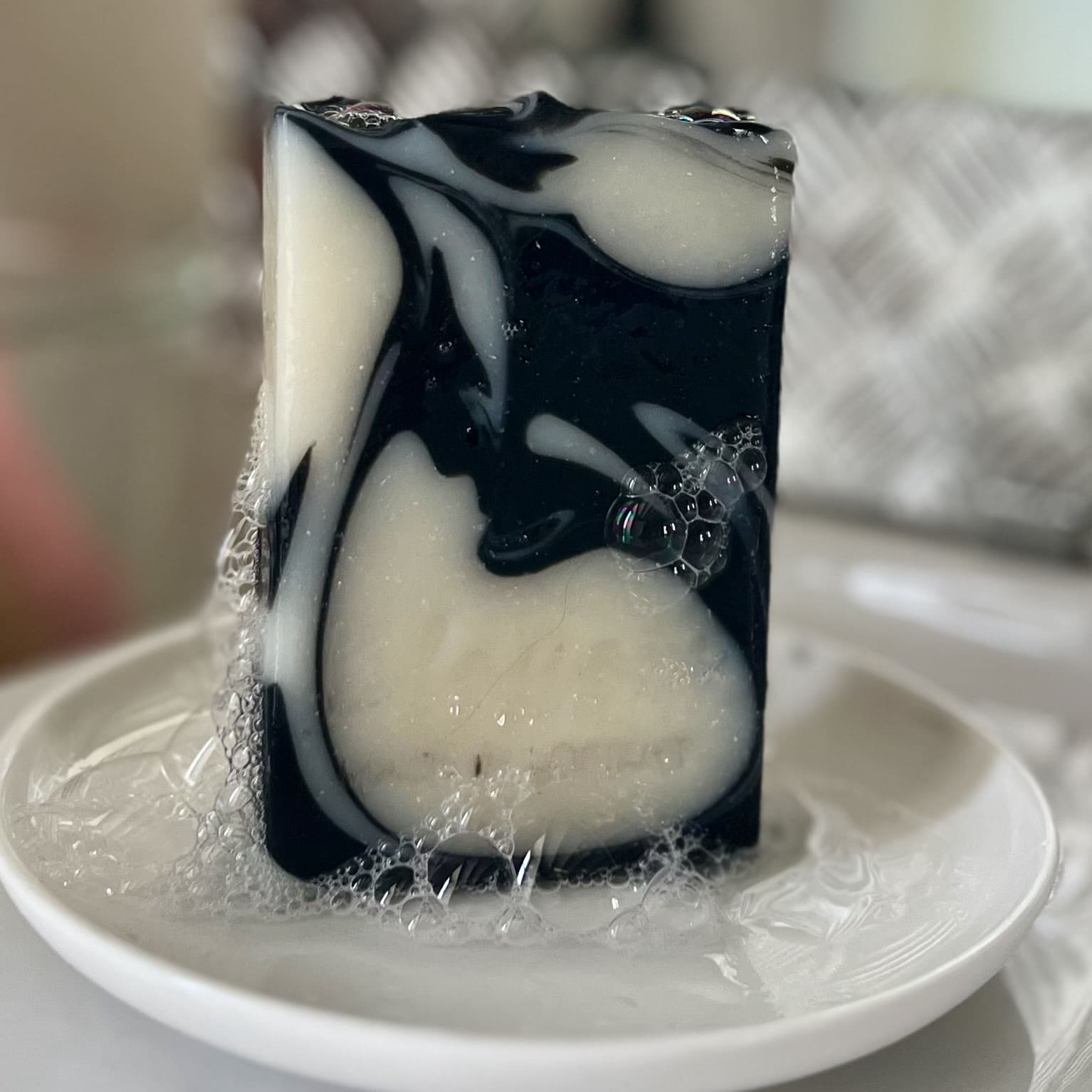 savon gommage aux algues et aux coquilles d'huitres fabriqué en Bretagne